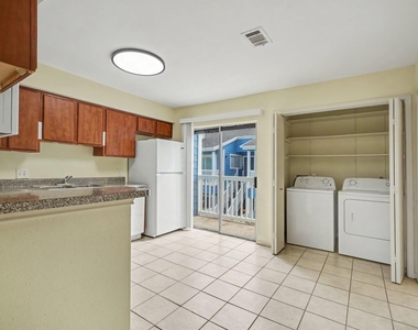 3506 Cove View Boulevard - Photo Thumbnail 13
