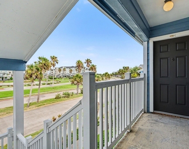 3506 Cove View Boulevard - Photo Thumbnail 4