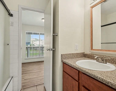 3506 Cove View Boulevard - Photo Thumbnail 20