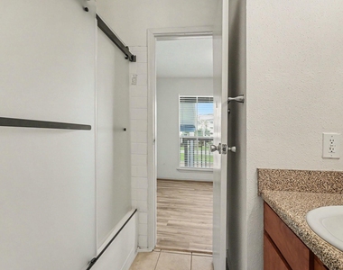 3506 Cove View Boulevard - Photo Thumbnail 18