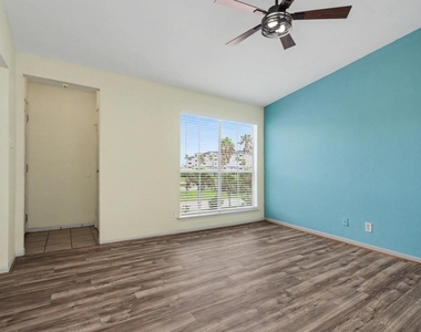 3506 Cove View Boulevard - Photo Thumbnail 8