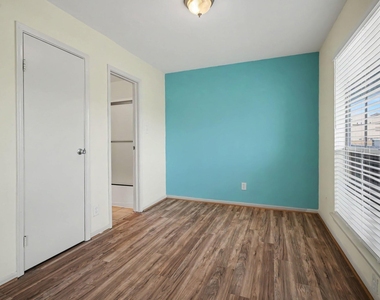 3506 Cove View Boulevard - Photo Thumbnail 21