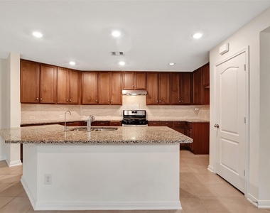 9403 Castillo Court - Photo Thumbnail 12