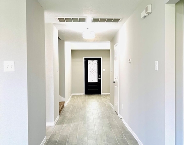 8426 Woodland Knoll Lane - Photo Thumbnail 6