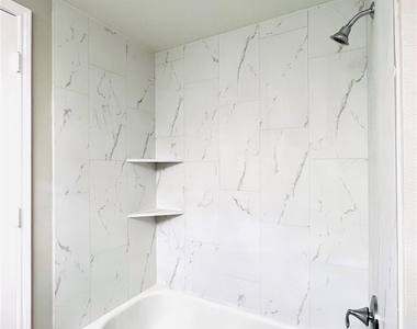 8426 Woodland Knoll Lane - Photo Thumbnail 23