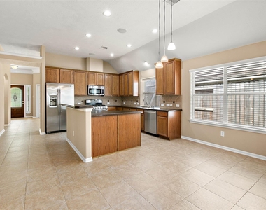 30411 Deleon Fields Drive - Photo Thumbnail 8