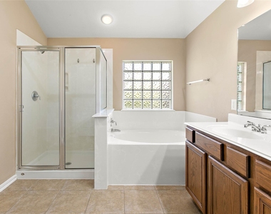 30411 Deleon Fields Drive - Photo Thumbnail 14