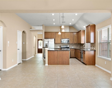 30411 Deleon Fields Drive - Photo Thumbnail 9
