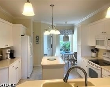 925 Palm View Drive - Photo Thumbnail 4