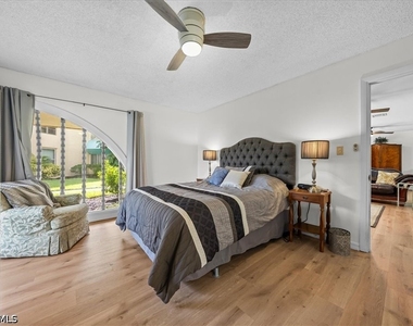 925 Palm View Drive - Photo Thumbnail 19