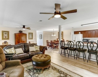 925 Palm View Drive - Photo Thumbnail 1