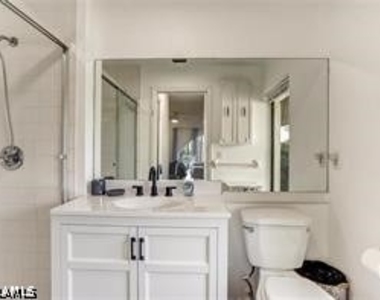 925 Palm View Drive - Photo Thumbnail 7