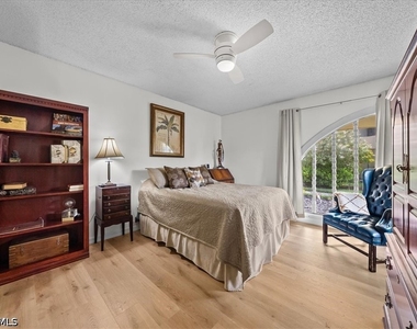 925 Palm View Drive - Photo Thumbnail 13