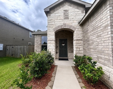 118 Ashwood Glade Drive - Photo Thumbnail 1
