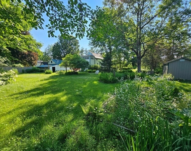 44 Pearl - Photo Thumbnail 12