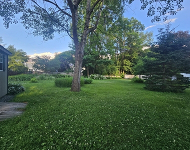 44 Pearl - Photo Thumbnail 11