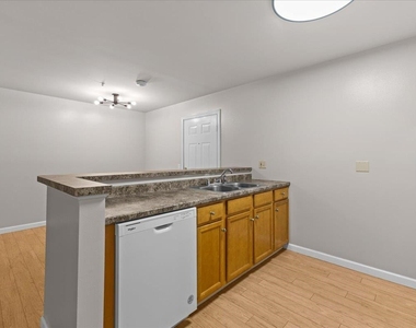 340 Hildred - Photo Thumbnail 12