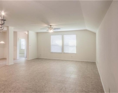 8410 Green Paseo Place - Photo Thumbnail 2