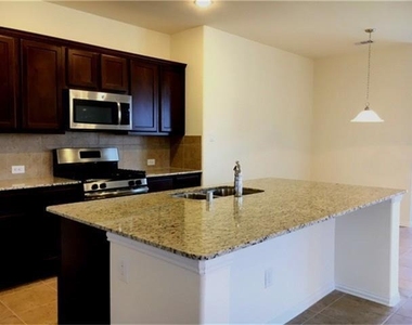 8410 Green Paseo Place - Photo Thumbnail 17