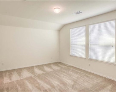 8410 Green Paseo Place - Photo Thumbnail 8
