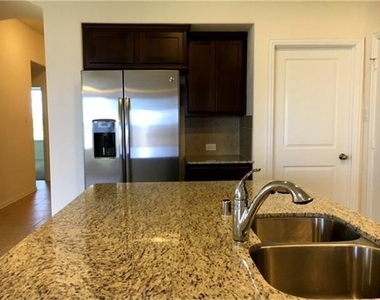 8410 Green Paseo Place - Photo Thumbnail 18