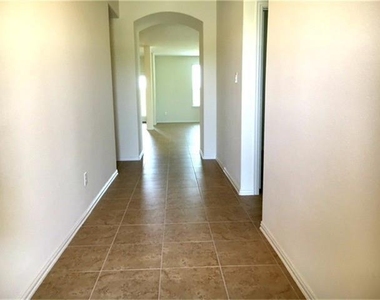 8410 Green Paseo Place - Photo Thumbnail 12