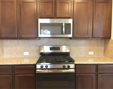 8410 Green Paseo Place - Photo Thumbnail 16