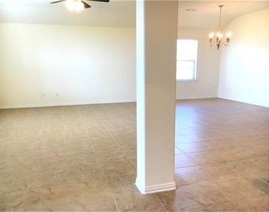 8410 Green Paseo Place - Photo Thumbnail 19