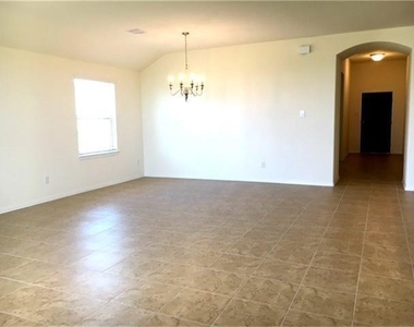 8410 Green Paseo Place - Photo Thumbnail 14