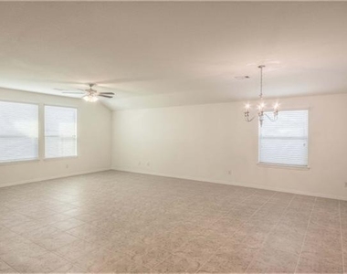 8410 Green Paseo Place - Photo Thumbnail 5
