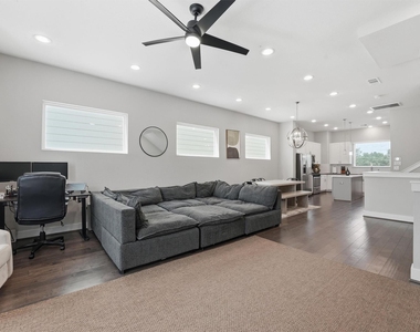2057 Sherwood Forest Street - Photo Thumbnail 8