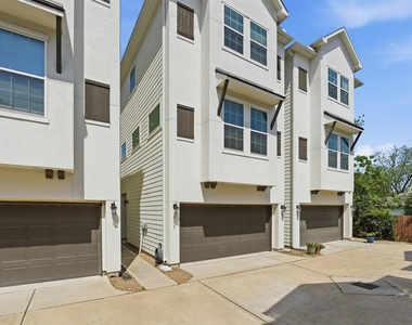 2057 Sherwood Forest Street - Photo Thumbnail 2