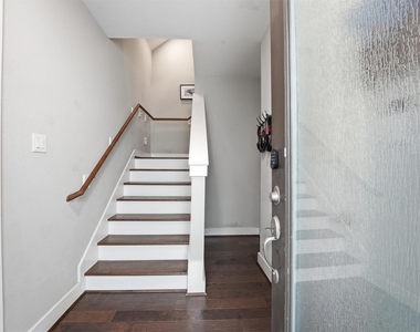 2057 Sherwood Forest Street - Photo Thumbnail 10