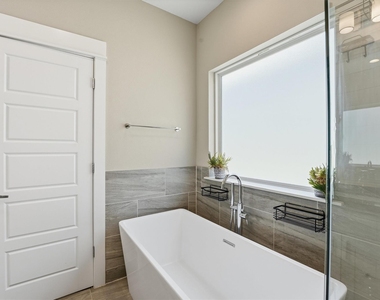 2057 Sherwood Forest Street - Photo Thumbnail 21