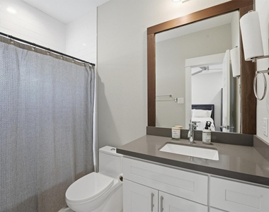 2057 Sherwood Forest Street - Photo Thumbnail 15