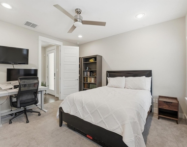 2057 Sherwood Forest Street - Photo Thumbnail 13