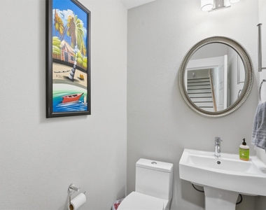 2057 Sherwood Forest Street - Photo Thumbnail 11