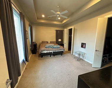 1132 Patterson Street - Photo Thumbnail 8