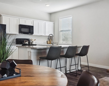 523-1303g Powell Drive - Photo Thumbnail 8