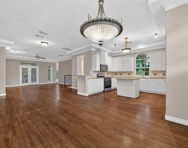 1015 Stanford Street - Photo Thumbnail 16