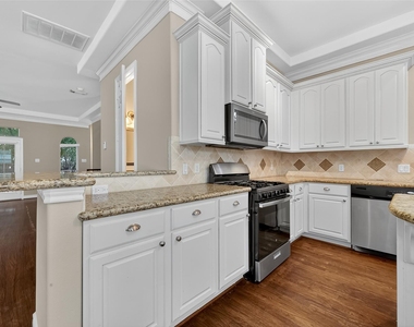 1015 Stanford Street - Photo Thumbnail 18