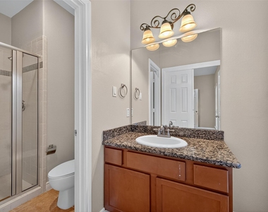 1015 Stanford Street - Photo Thumbnail 30
