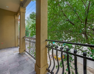 1015 Stanford Street - Photo Thumbnail 43