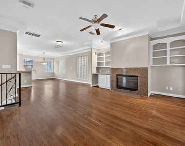 1015 Stanford Street - Photo Thumbnail 10