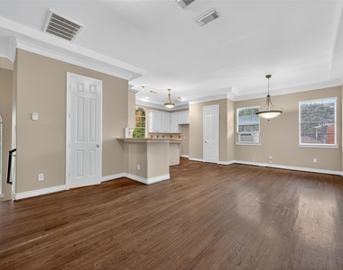 1015 Stanford Street - Photo Thumbnail 14