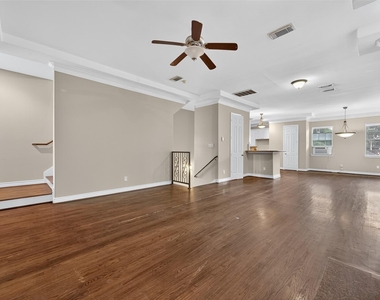 1015 Stanford Street - Photo Thumbnail 11