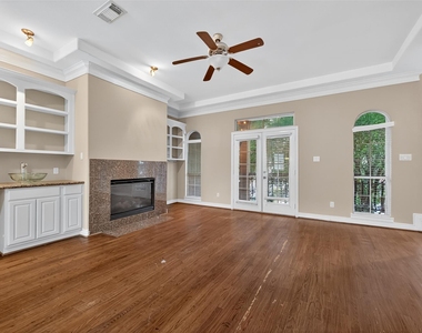 1015 Stanford Street - Photo Thumbnail 9