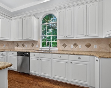 1015 Stanford Street - Photo Thumbnail 21
