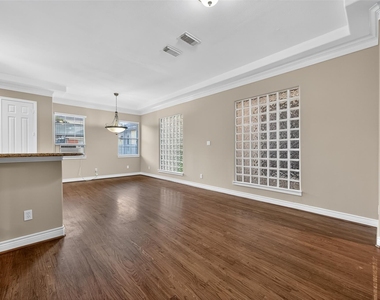 1015 Stanford Street - Photo Thumbnail 13