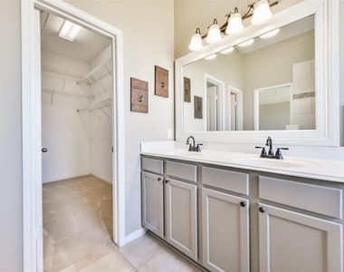 13719 Rolling River Lane - Photo Thumbnail 21